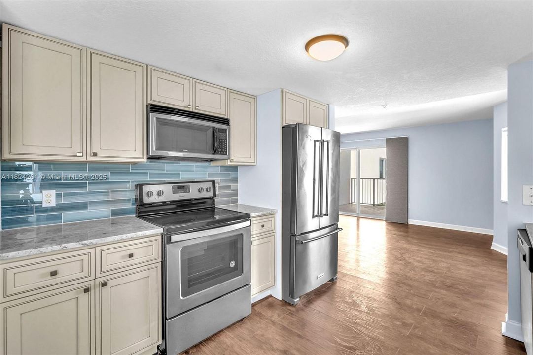For Sale: $519,000 (1 beds, 1 baths, 1276 Square Feet)