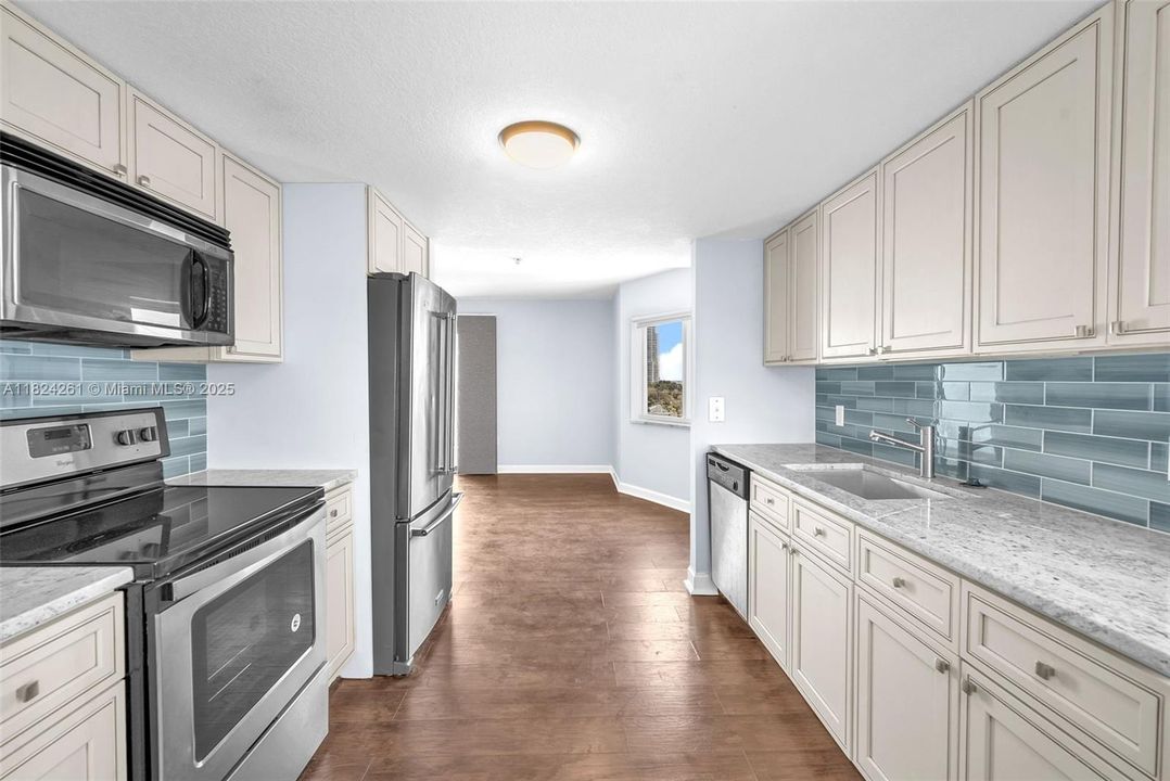 For Sale: $519,000 (1 beds, 1 baths, 1276 Square Feet)