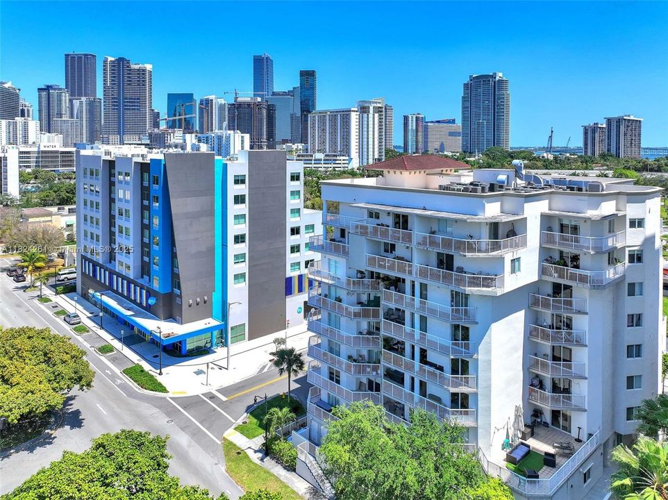 For Sale: $519,000 (1 beds, 1 baths, 1276 Square Feet)