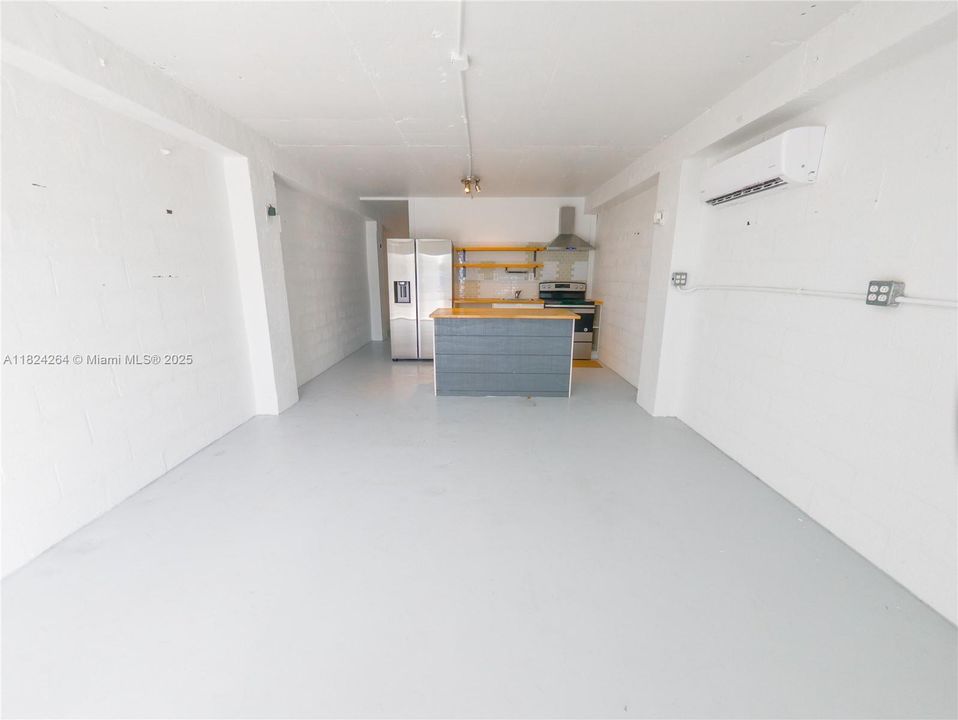 最近租的: $2,000 (1 贝兹, 1 浴室, 700 平方英尺)