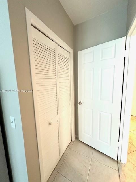 最近售出: $365,000 (1 贝兹, 1 浴室, 750 平方英尺)