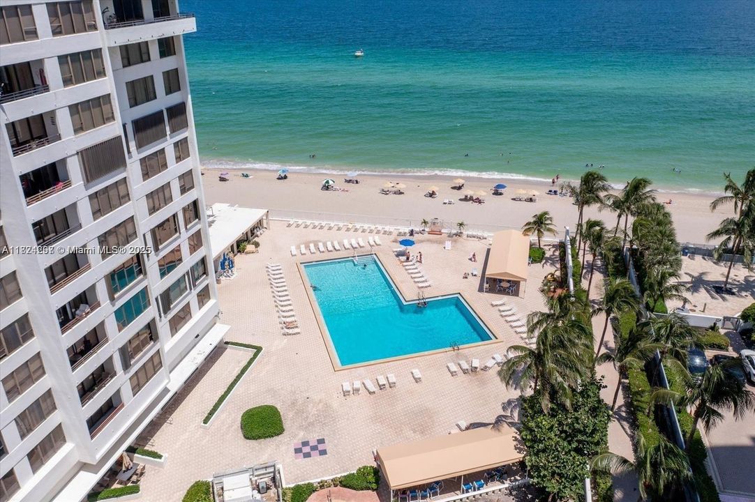 最近售出: $365,000 (1 贝兹, 1 浴室, 750 平方英尺)