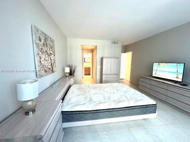 最近售出: $365,000 (1 贝兹, 1 浴室, 750 平方英尺)