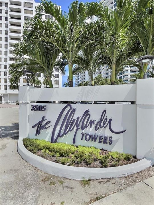 最近售出: $365,000 (1 贝兹, 1 浴室, 750 平方英尺)