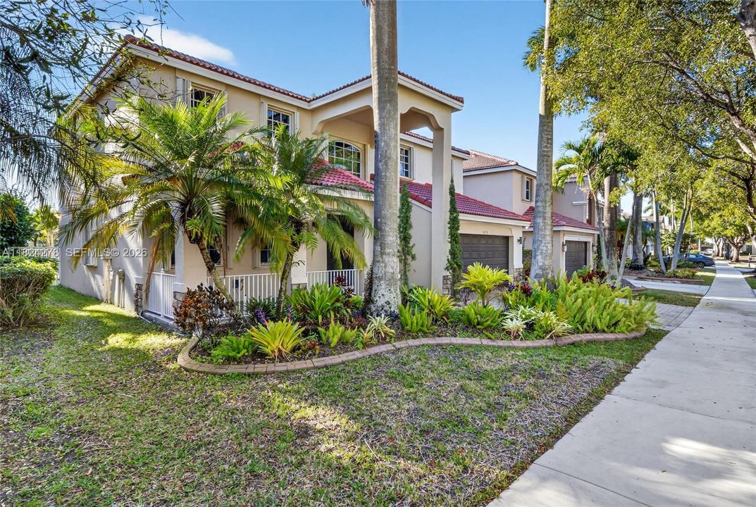 For Sale: $1,099,000 (4 beds, 2 baths, 2596 Square Feet)
