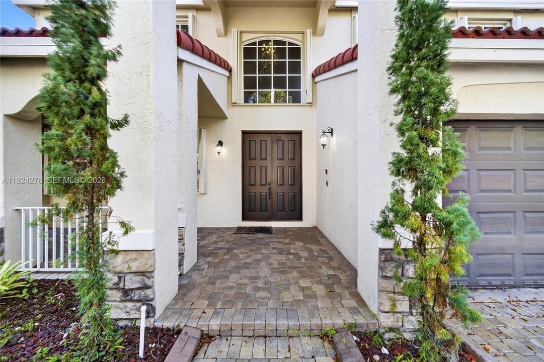 For Sale: $1,099,000 (4 beds, 2 baths, 2596 Square Feet)