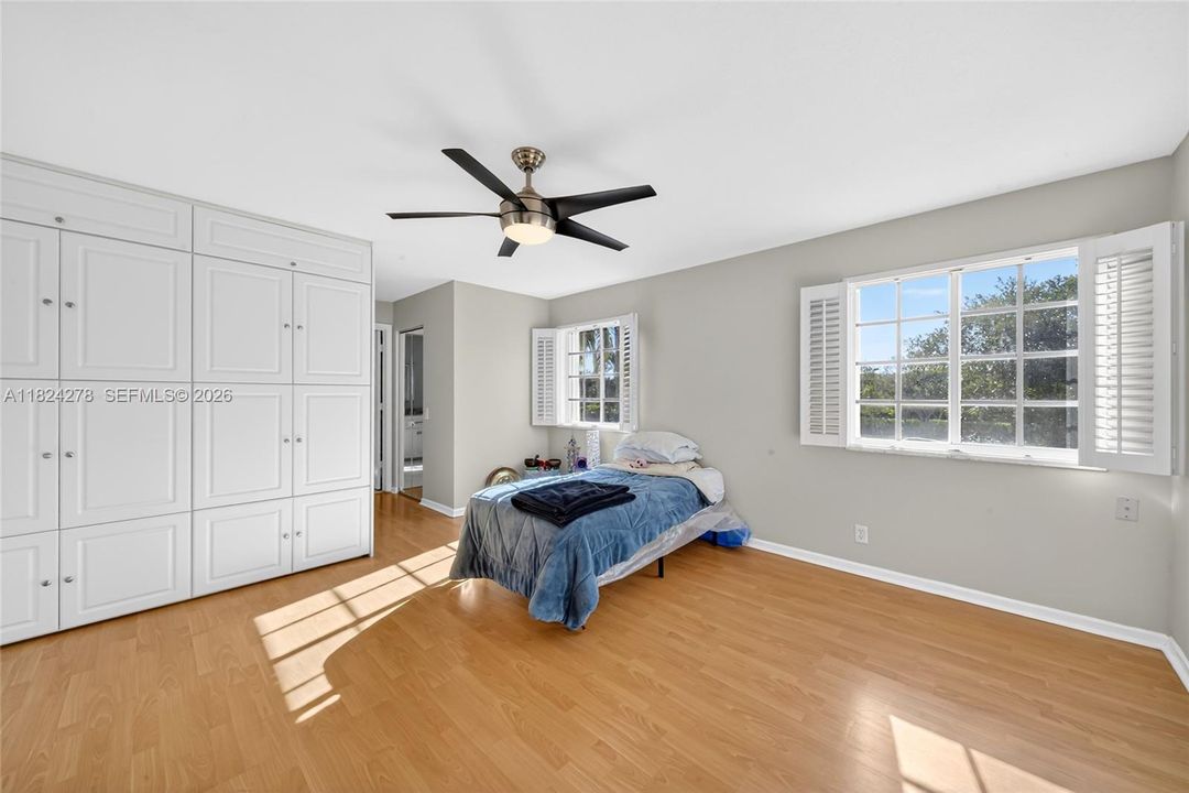 For Sale: $1,099,000 (4 beds, 2 baths, 2596 Square Feet)