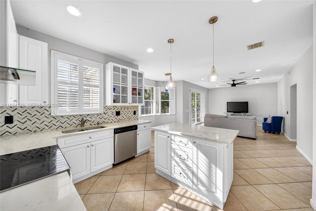 For Sale: $1,099,000 (4 beds, 2 baths, 2596 Square Feet)