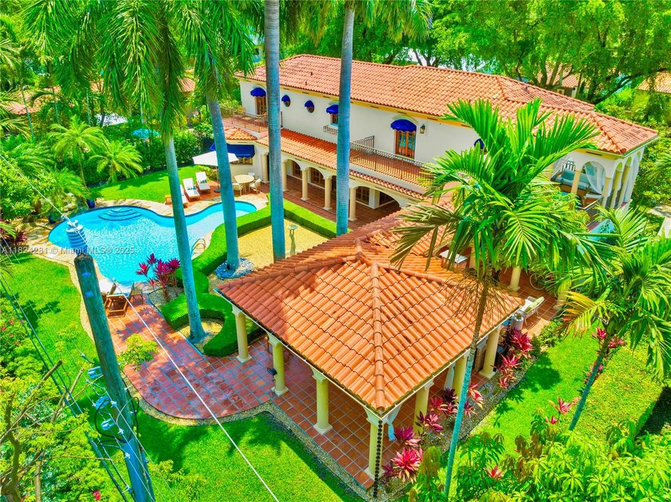 Recently Sold: $3,500,000 (5 beds, 3 baths, 2944 Square Feet)