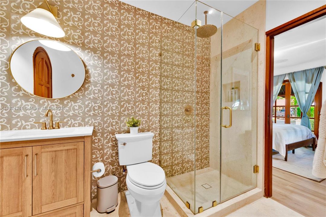 Recently Sold: $3,500,000 (5 beds, 3 baths, 2944 Square Feet)