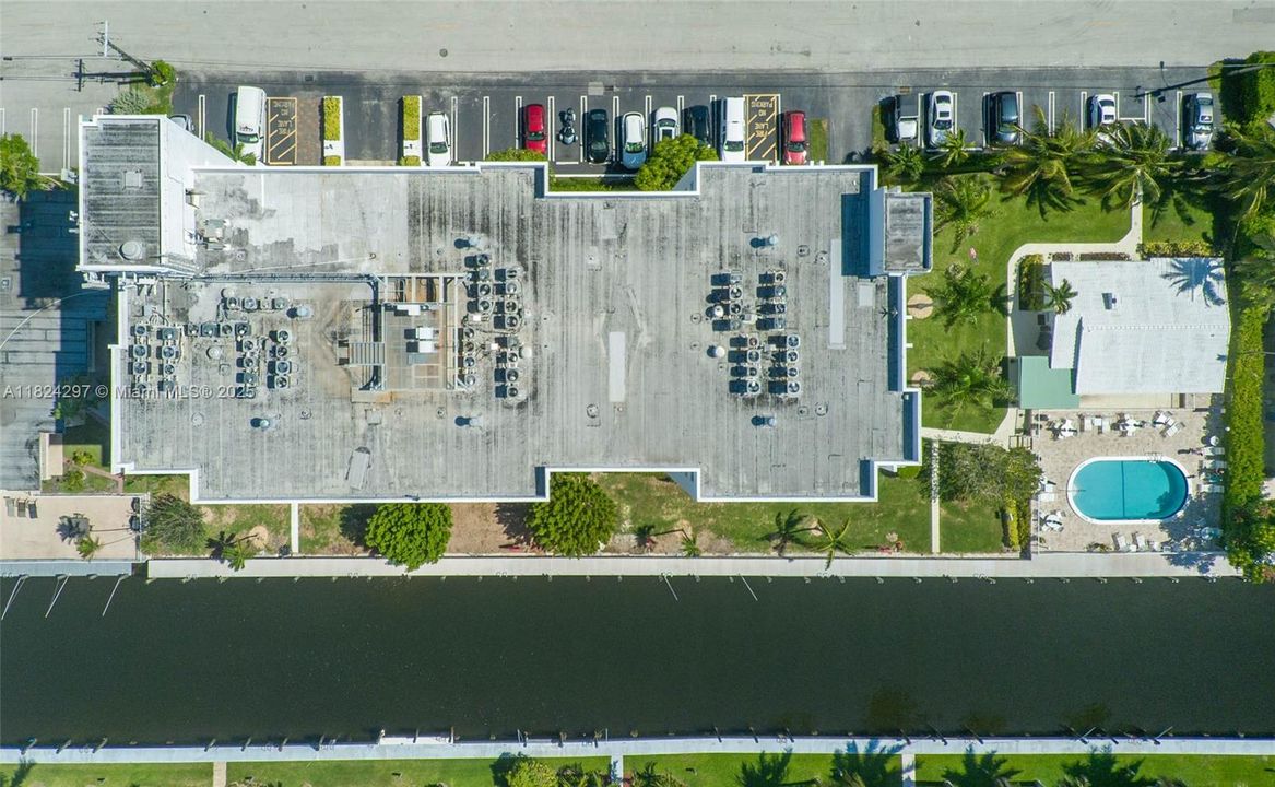 合同活跃: $388,000 (2 贝兹, 2 浴室, 1425 平方英尺)