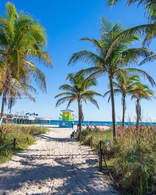 合同活跃: $388,000 (2 贝兹, 2 浴室, 1425 平方英尺)