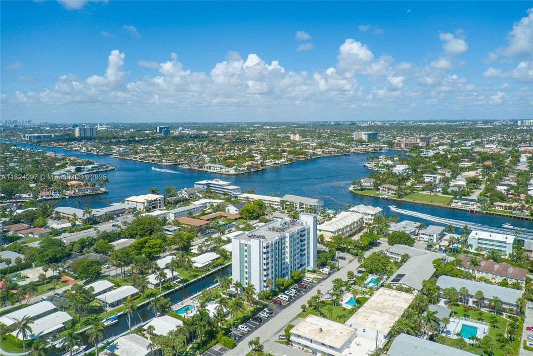 合同活跃: $388,000 (2 贝兹, 2 浴室, 1425 平方英尺)