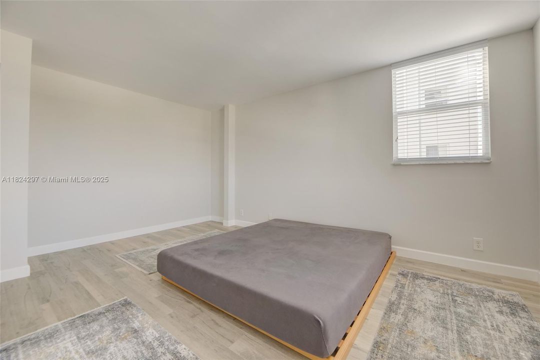 合同活跃: $388,000 (2 贝兹, 2 浴室, 1425 平方英尺)