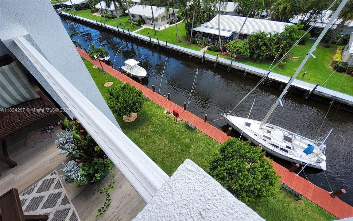 合同活跃: $388,000 (2 贝兹, 2 浴室, 1425 平方英尺)