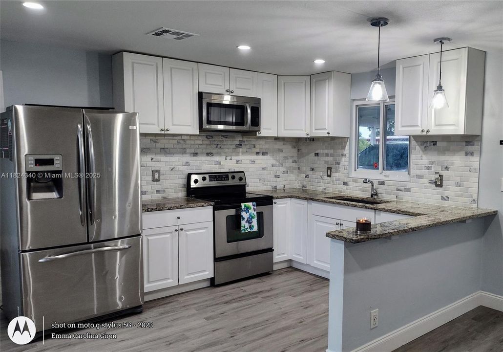 最近租的: $2,490 (3 贝兹, 1 浴室, 759 平方英尺)