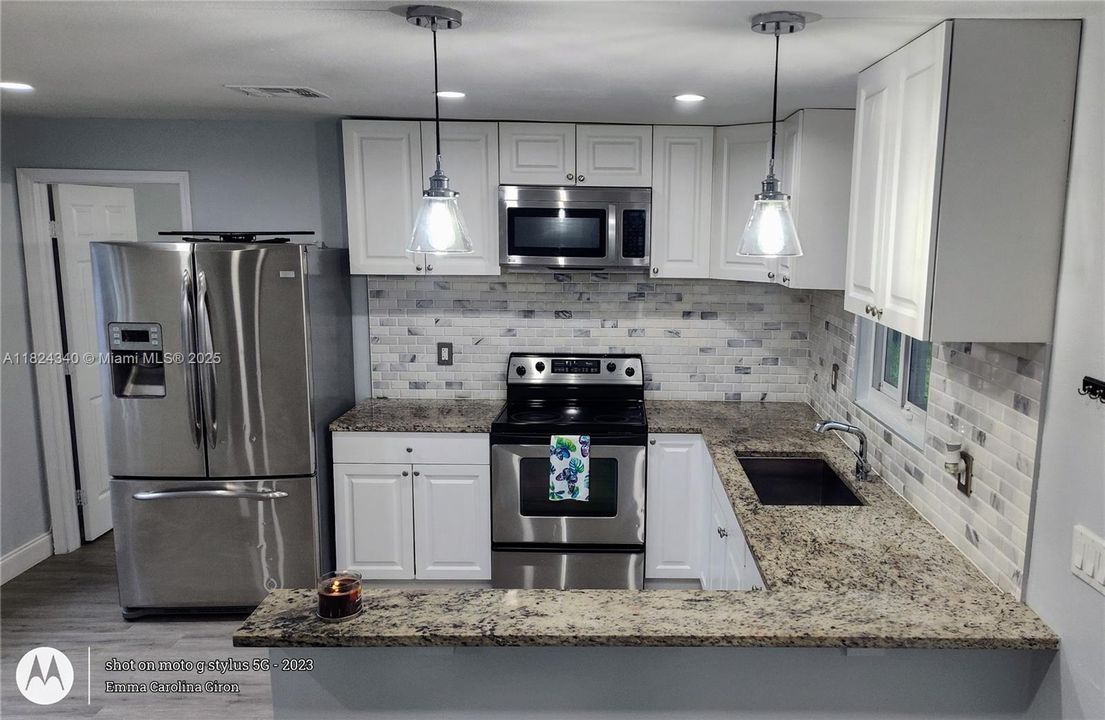 最近租的: $2,490 (3 贝兹, 1 浴室, 759 平方英尺)