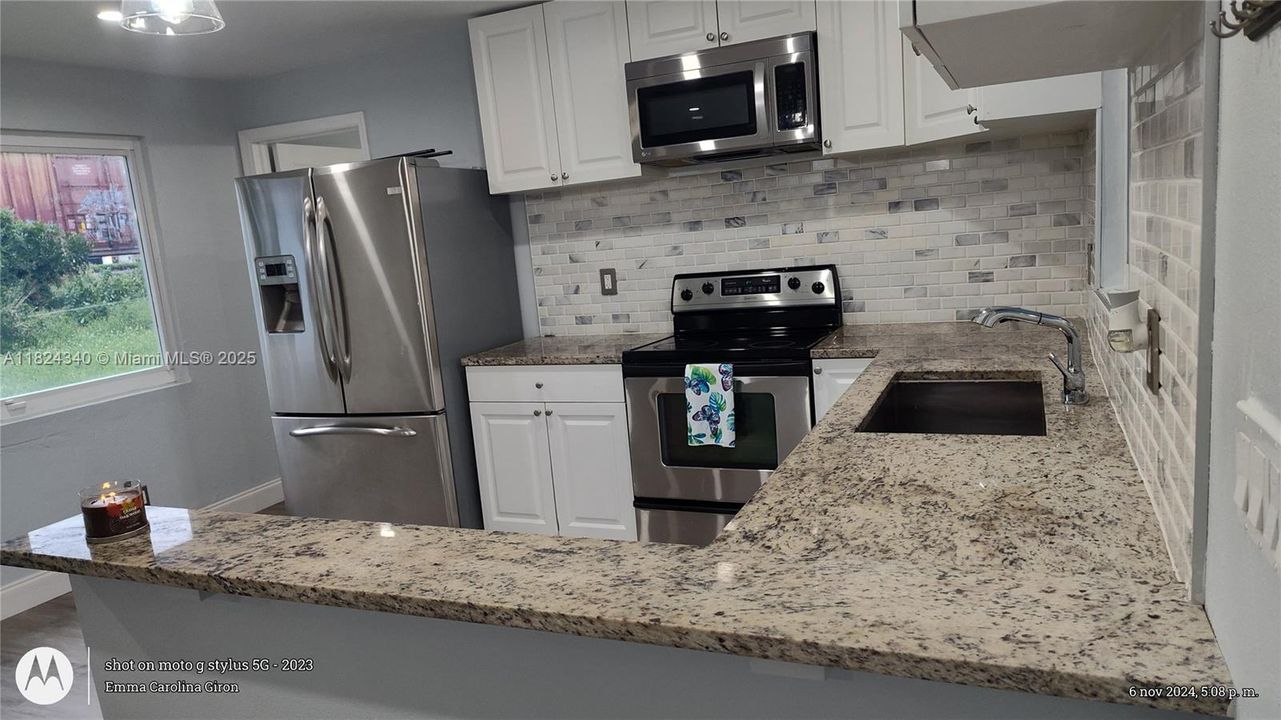 最近租的: $2,490 (3 贝兹, 1 浴室, 759 平方英尺)