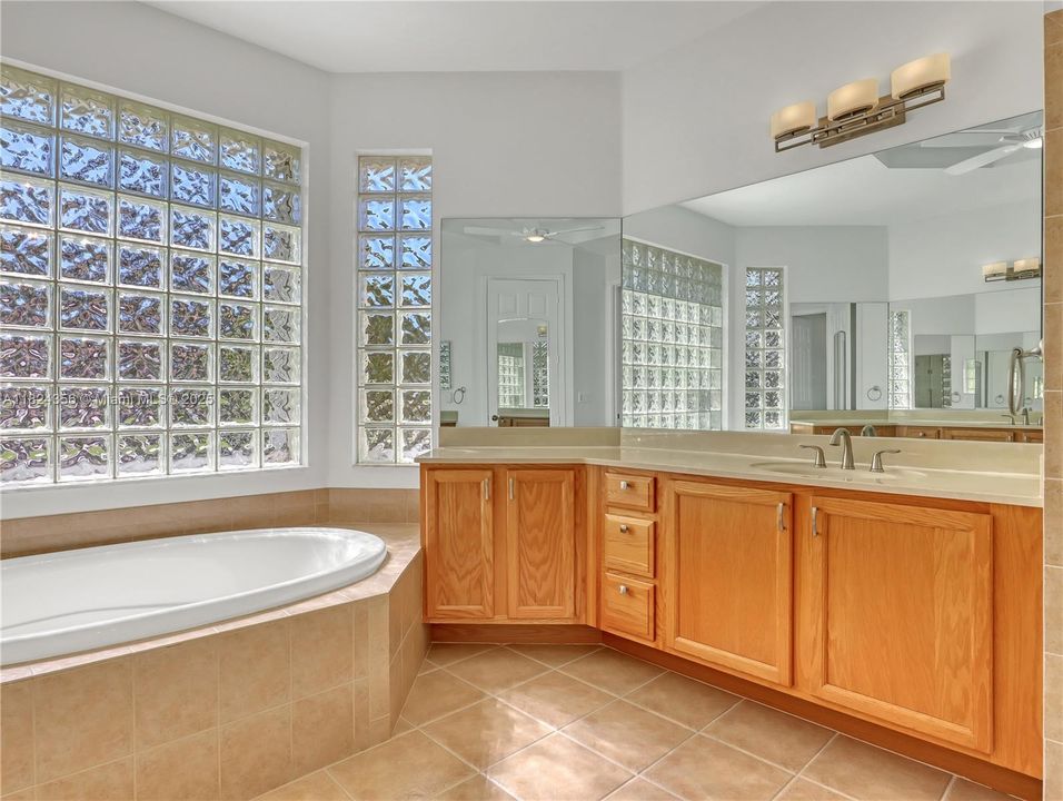 For Sale: $750,000 (4 beds, 3 baths, 2679 Square Feet)