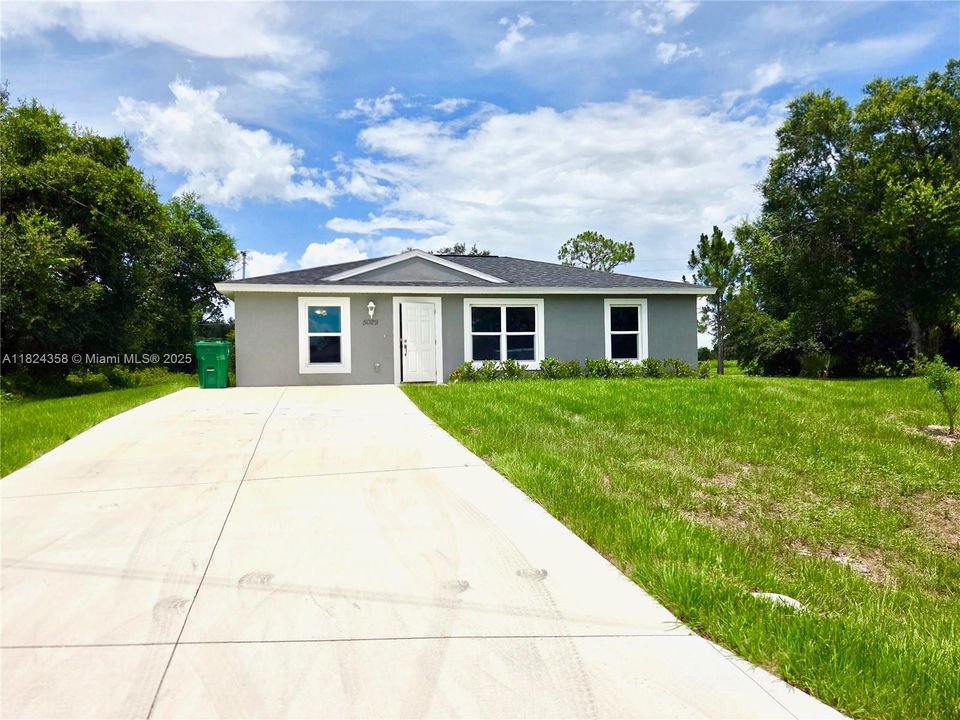 Recently Sold: $235,000 (3 beds, 2 baths, 1120 Square Feet)