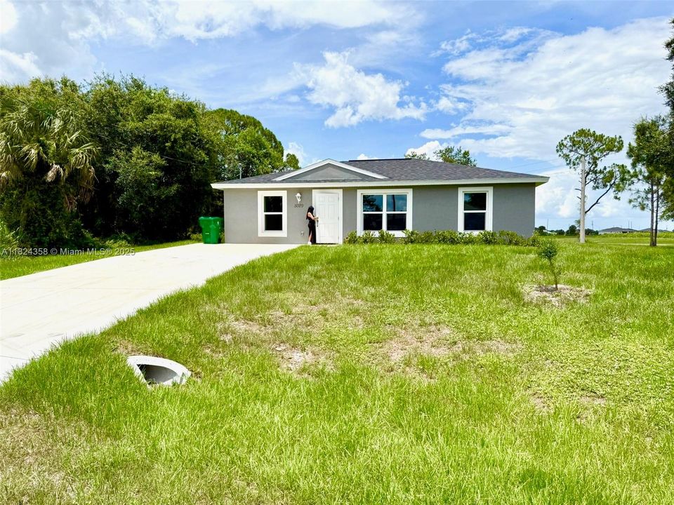 Recently Sold: $235,000 (3 beds, 2 baths, 1120 Square Feet)