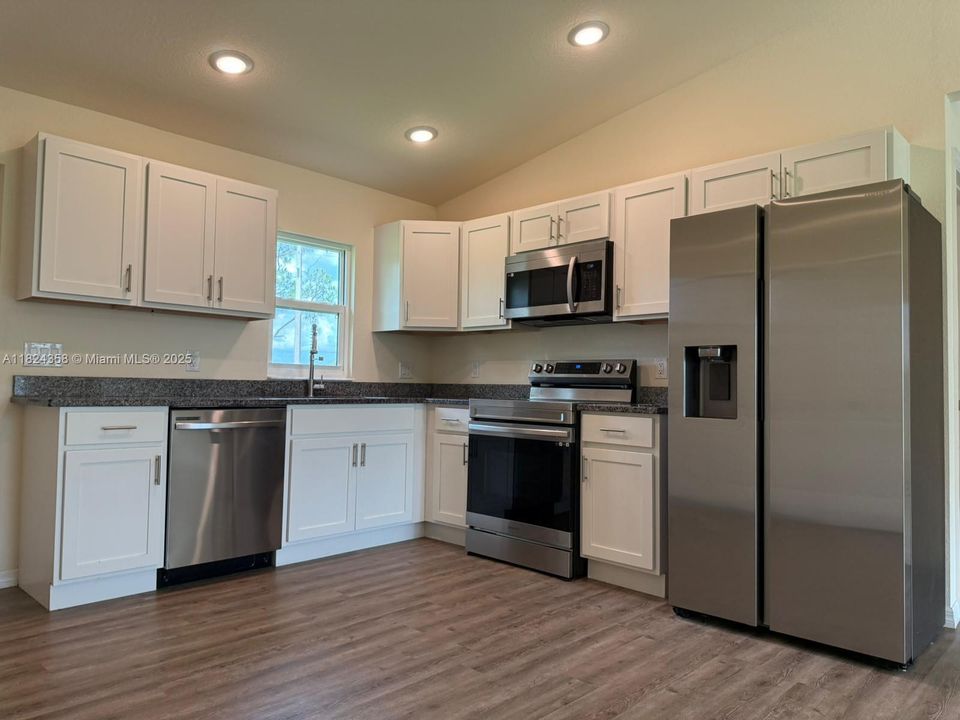 Recently Sold: $235,000 (3 beds, 2 baths, 1120 Square Feet)