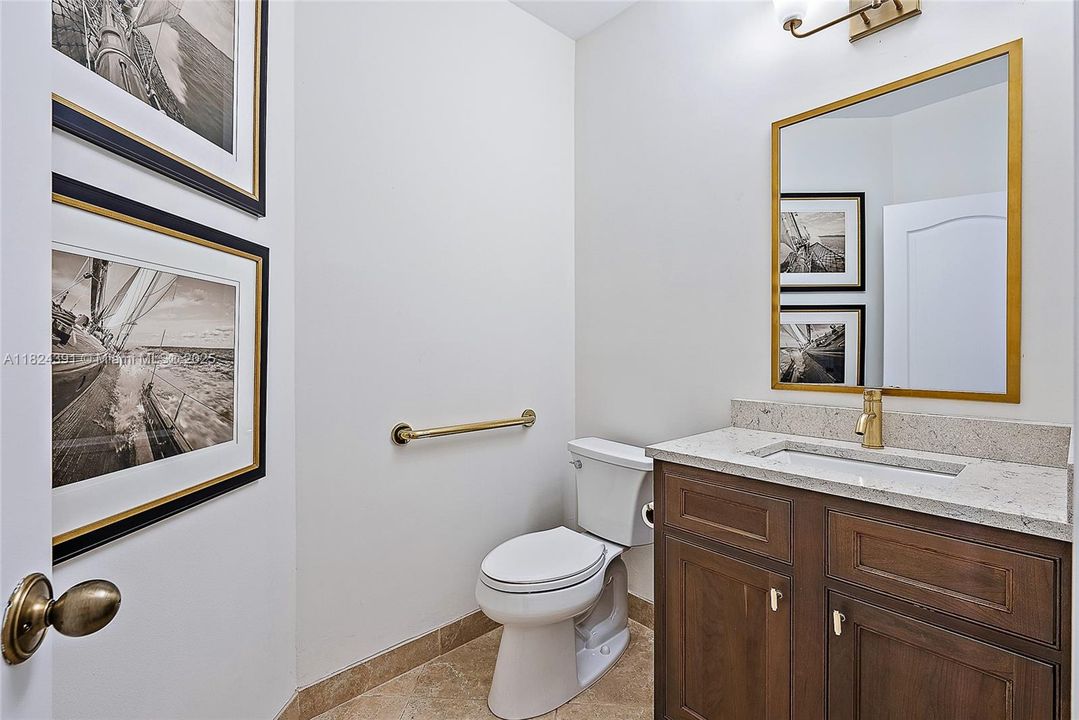 Vendido Recientemente: $1,300,000 (3 camas, 3 baños, 2960 Pies cuadrados)