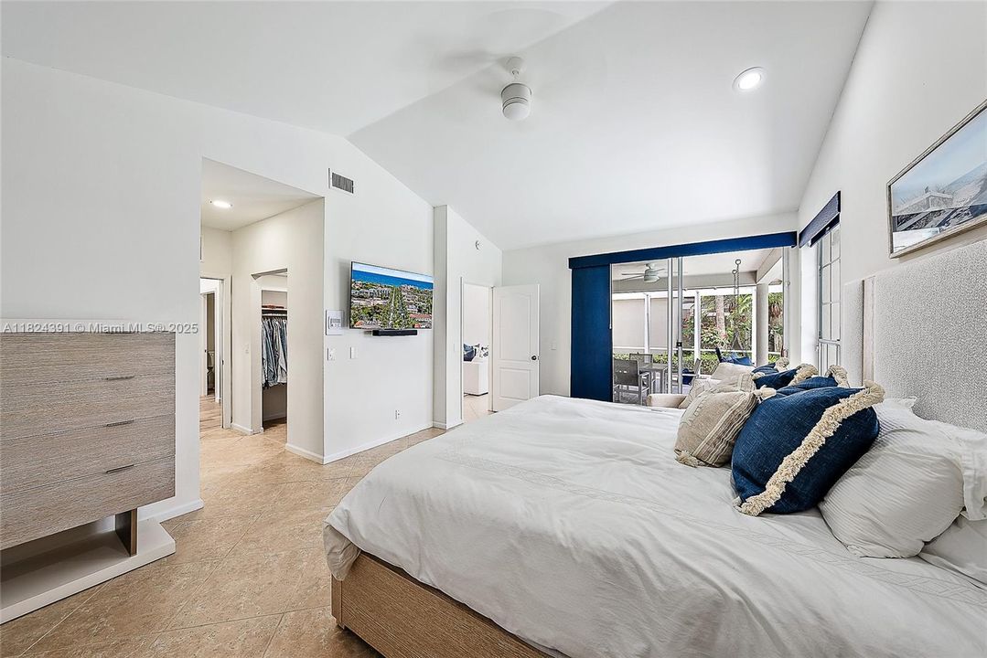 Vendido Recientemente: $1,300,000 (3 camas, 3 baños, 2960 Pies cuadrados)