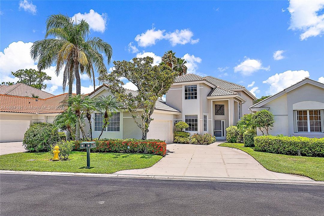 Vendido Recientemente: $1,300,000 (3 camas, 3 baños, 2960 Pies cuadrados)