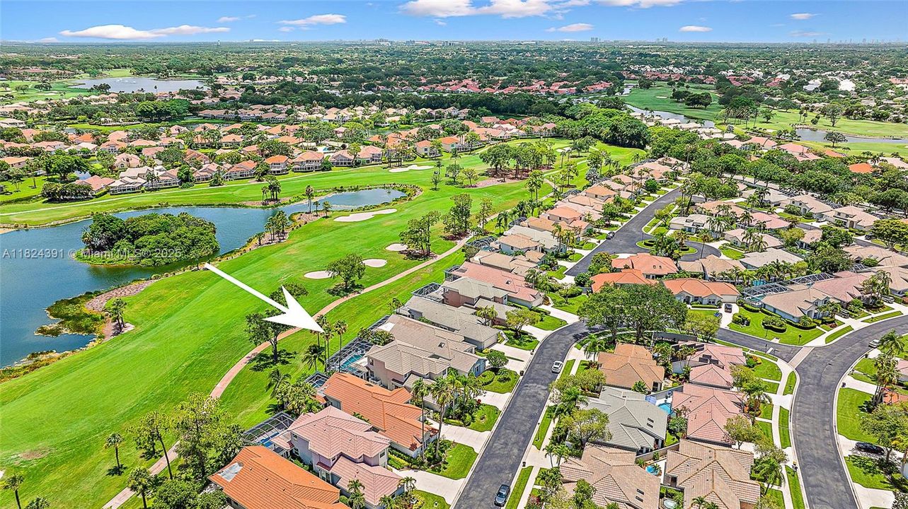 Vendido Recientemente: $1,300,000 (3 camas, 3 baños, 2960 Pies cuadrados)