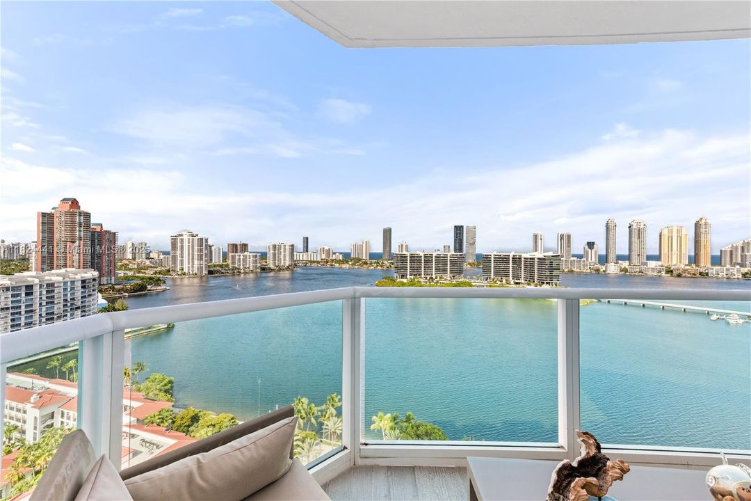 待售: $2,200,000 (3 贝兹, 3 浴室, 3082 平方英尺)