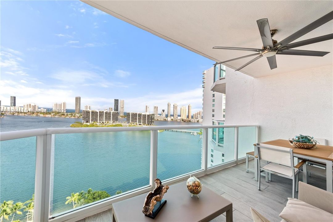 待售: $2,200,000 (3 贝兹, 3 浴室, 3082 平方英尺)