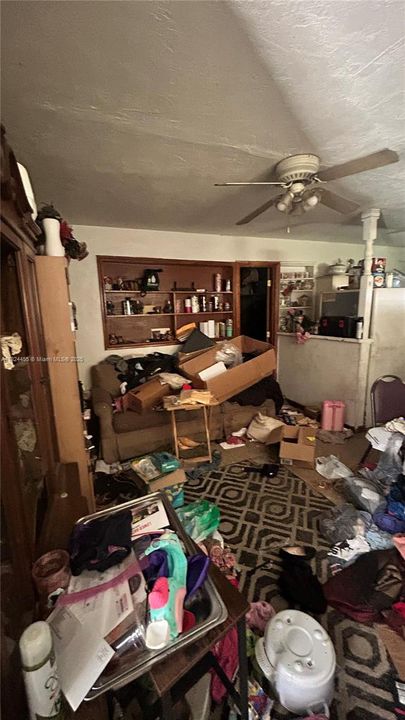 На продажу: $140,000 (2 спален, 1 ванн, 738 Квадратных фут)