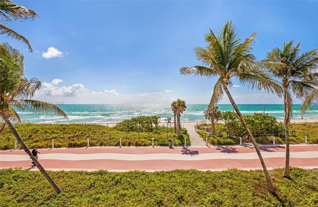 合同活跃: $580,000 (2 贝兹, 2 浴室, 1660 平方英尺)