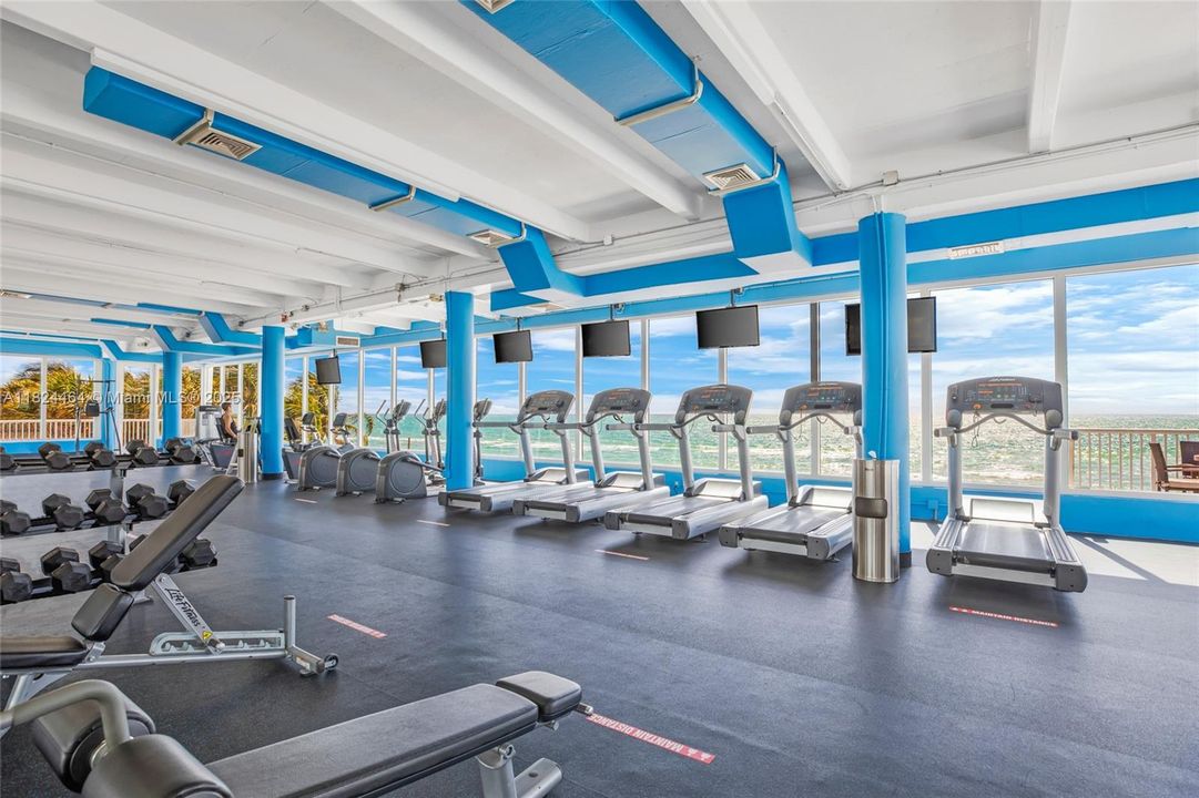 合同活跃: $580,000 (2 贝兹, 2 浴室, 1660 平方英尺)