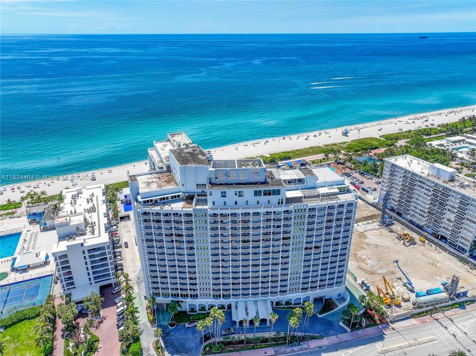 合同活跃: $580,000 (2 贝兹, 2 浴室, 1660 平方英尺)