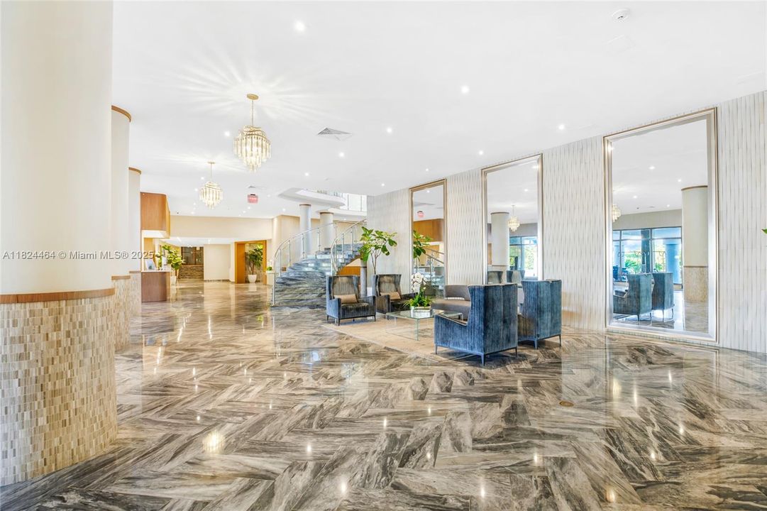 合同活跃: $580,000 (2 贝兹, 2 浴室, 1660 平方英尺)