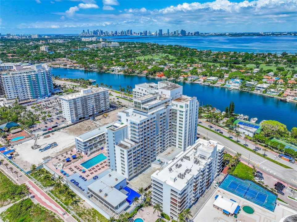 合同活跃: $580,000 (2 贝兹, 2 浴室, 1660 平方英尺)