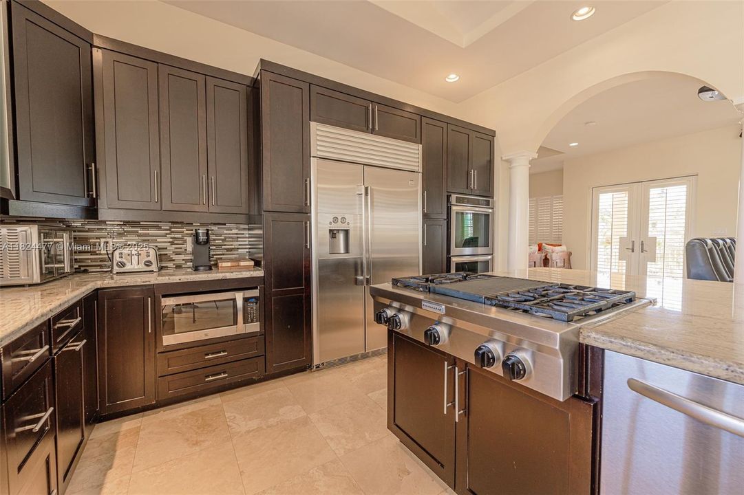 For Rent: $6,995 (4 beds, 3 baths, 3116 Square Feet)