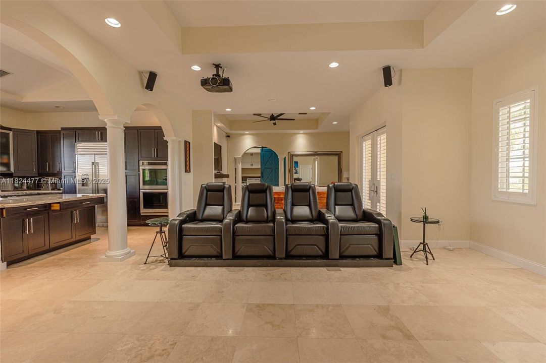 For Rent: $6,995 (4 beds, 3 baths, 3116 Square Feet)