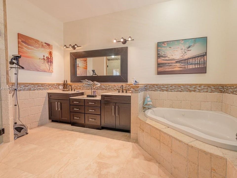 For Rent: $6,995 (4 beds, 3 baths, 3116 Square Feet)