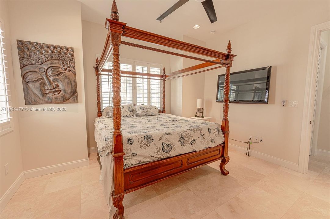 For Rent: $6,995 (4 beds, 3 baths, 3116 Square Feet)