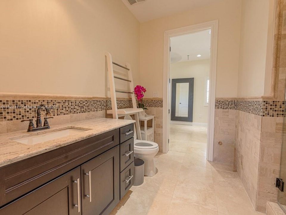 For Rent: $6,995 (4 beds, 3 baths, 3116 Square Feet)