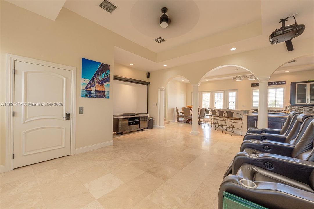 For Rent: $6,995 (4 beds, 3 baths, 3116 Square Feet)