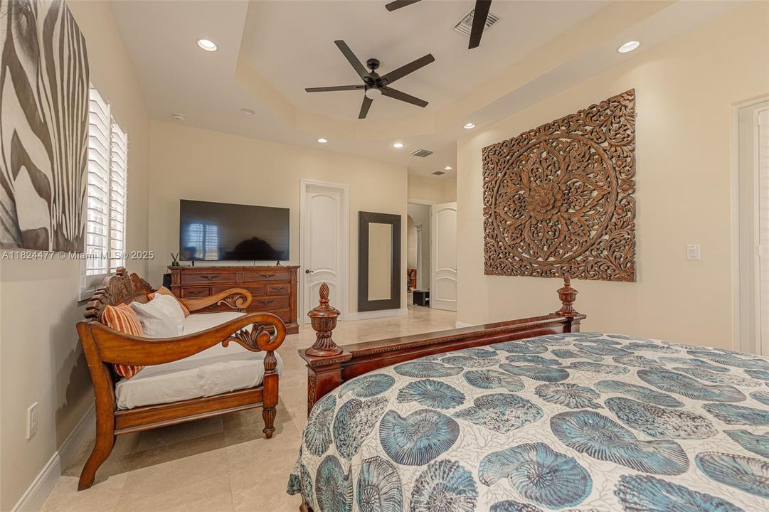 For Rent: $6,995 (4 beds, 3 baths, 3116 Square Feet)