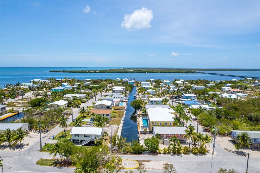 For Rent: $6,995 (4 beds, 3 baths, 3116 Square Feet)