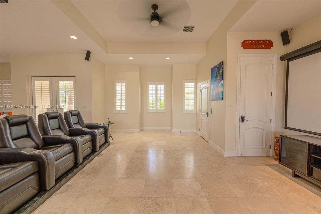 For Rent: $6,995 (4 beds, 3 baths, 3116 Square Feet)