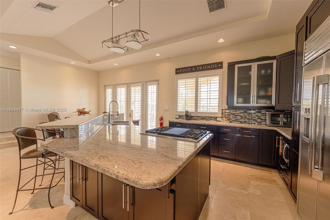 For Rent: $6,995 (4 beds, 3 baths, 3116 Square Feet)