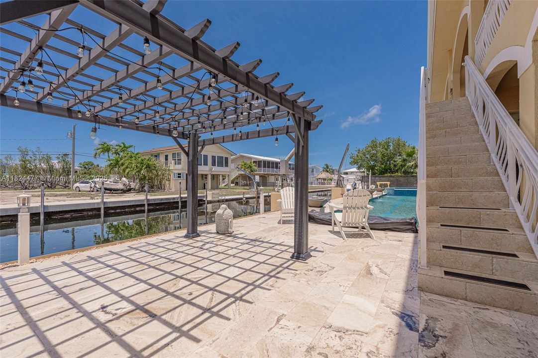 For Rent: $6,995 (4 beds, 3 baths, 3116 Square Feet)