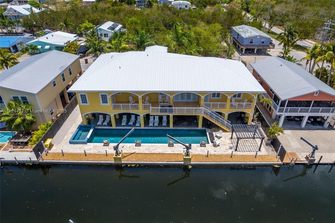 For Rent: $6,995 (4 beds, 3 baths, 3116 Square Feet)